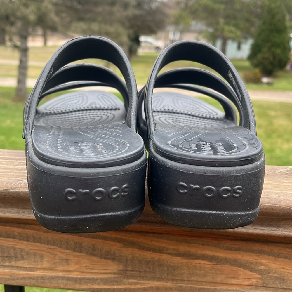 CROCS Women’s Black Dual Comfort Slides - Picture 3 of 5